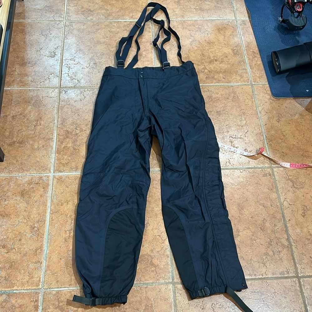 Patagonia Suspender Straps Bib PowSlayer Black Snow Winter Ski Pants Sz 32 Short